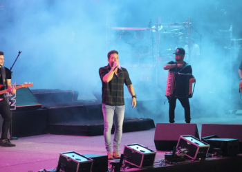 Show de Wesley Safadão tem portões fechados após recorde de público no Parque do Povo; cantor fez homenagem a Gabriel Diniz