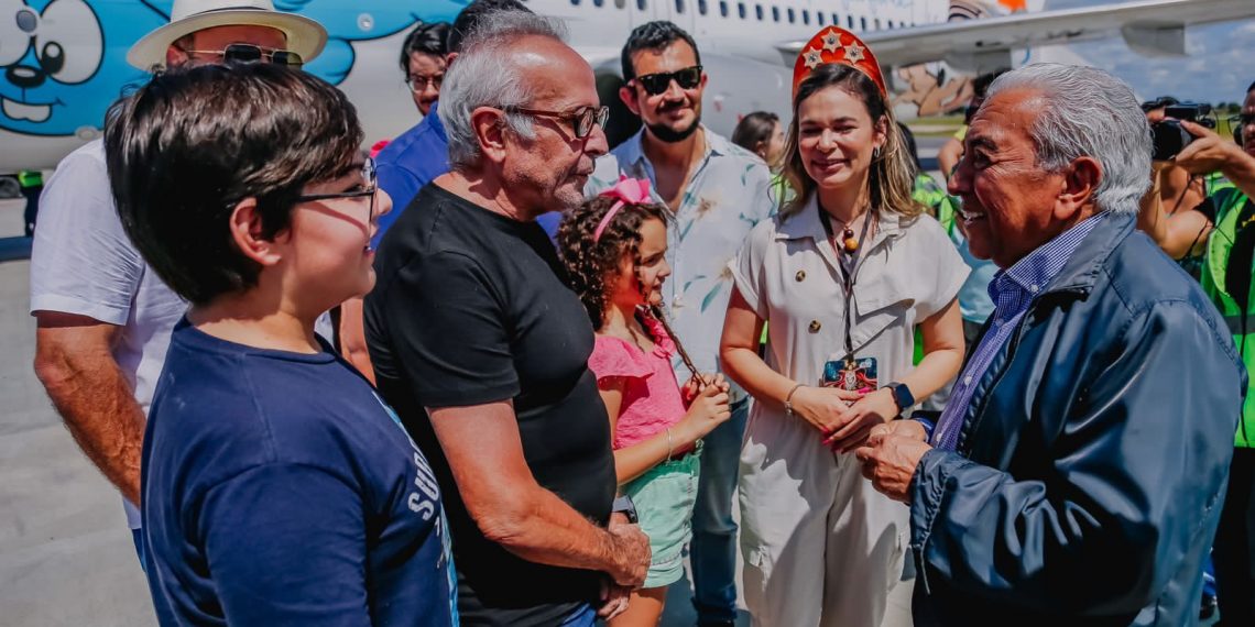 Cícero Lucena visita Imagineland, que acontece na Capital com apoio da Prefeitura