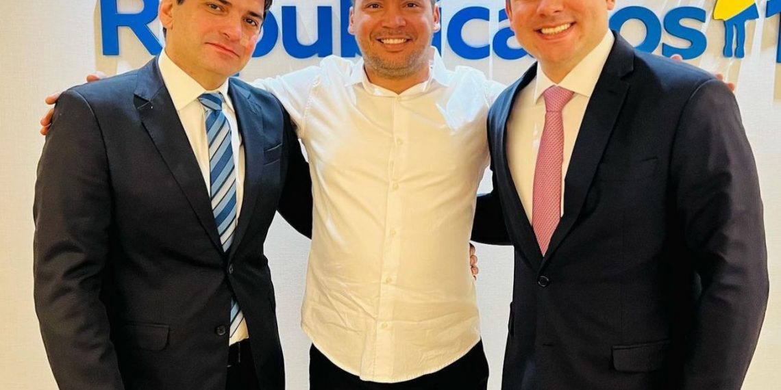 Reinventando a comunicação política: O talento inovador de Demétrio Costa