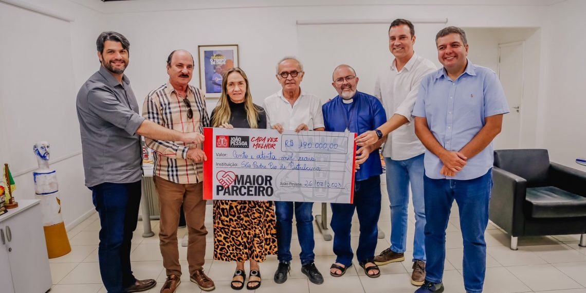 Maior Parceiro: Prefeito autoriza liberação de R$ 180 mil para apoiar trabalho da Fundação São Padre Pio