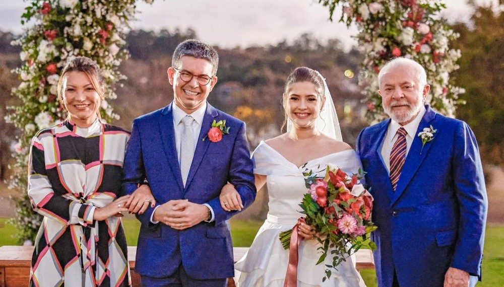 Lula, Janja e autoridades vão ao casamento do senador Randolfe Rodrigues