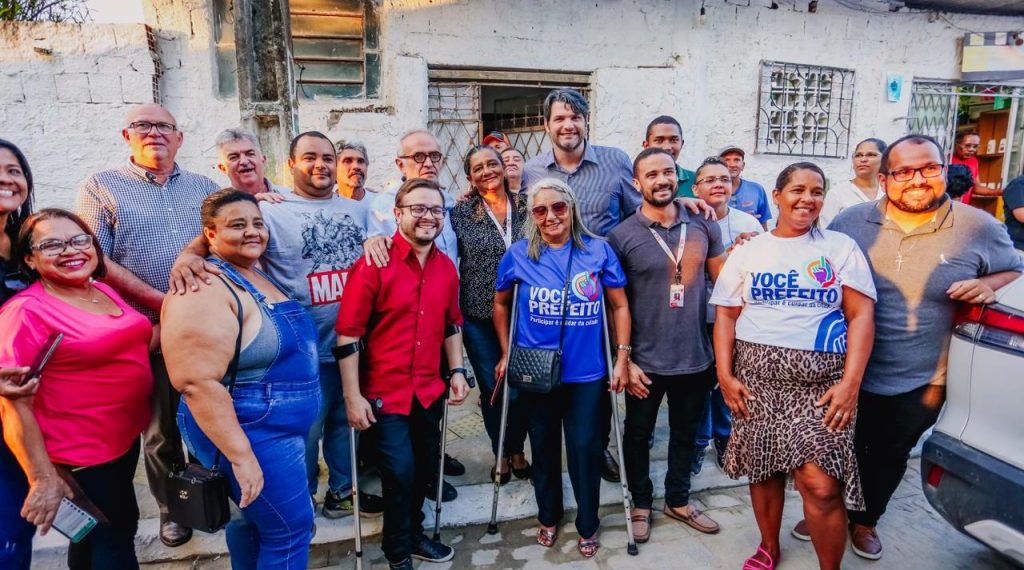 Cícero Lucena entrega pavimentação e urbanização de vias no Colinas do Sul