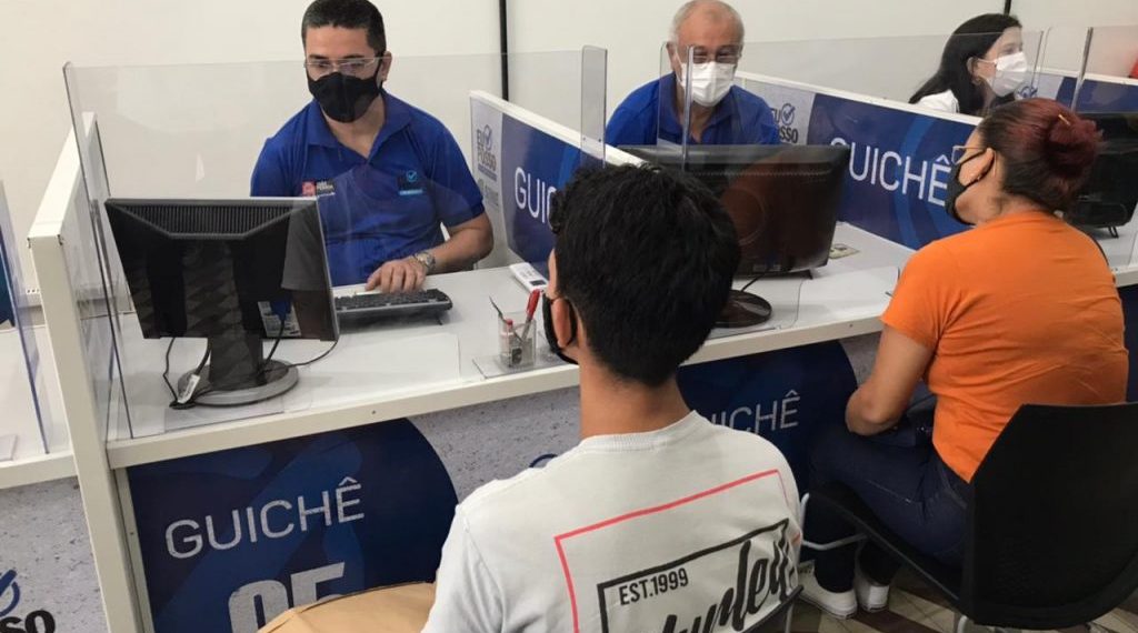 Bombeiros usam quatro equipes e cães farejadores nas buscas por Ana Sophia neste domingo