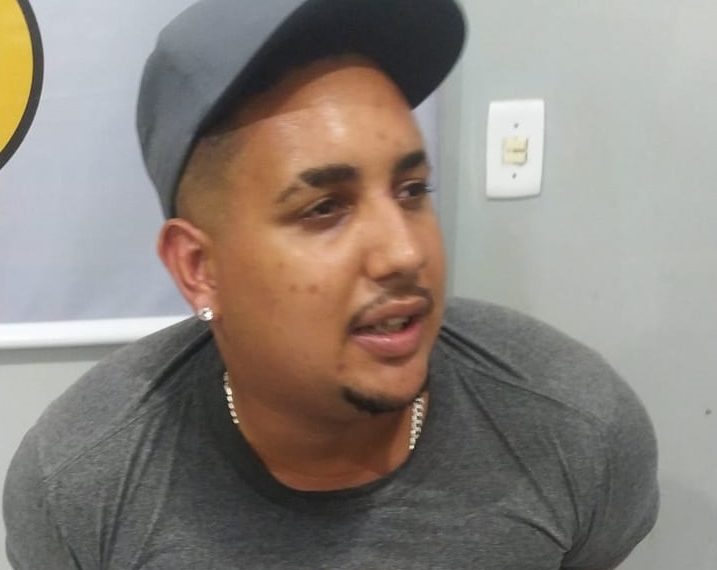 Homem é assassinado em rua de Bayeux e corpo fica estendido sobre calçada