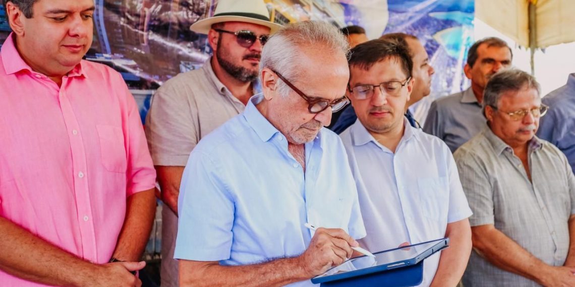 Cícero Lucena autoriza pavimentação e urbanização de mais 12 ruas em Mangabeira