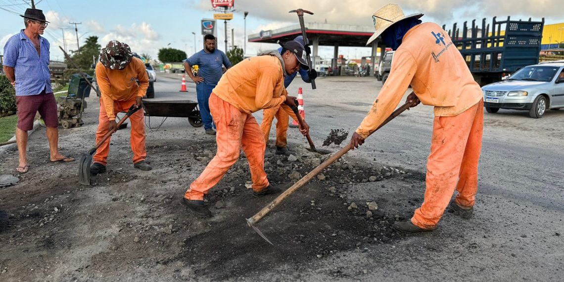 Governo do Estado atende pleito de Ba Barros e realiza restauração da PB-032 em Pedras de Fogo