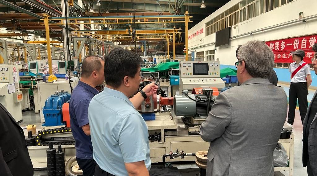 João discute utilização de equipamentos da China para aumentar produtividade na agricultura da Paraíba