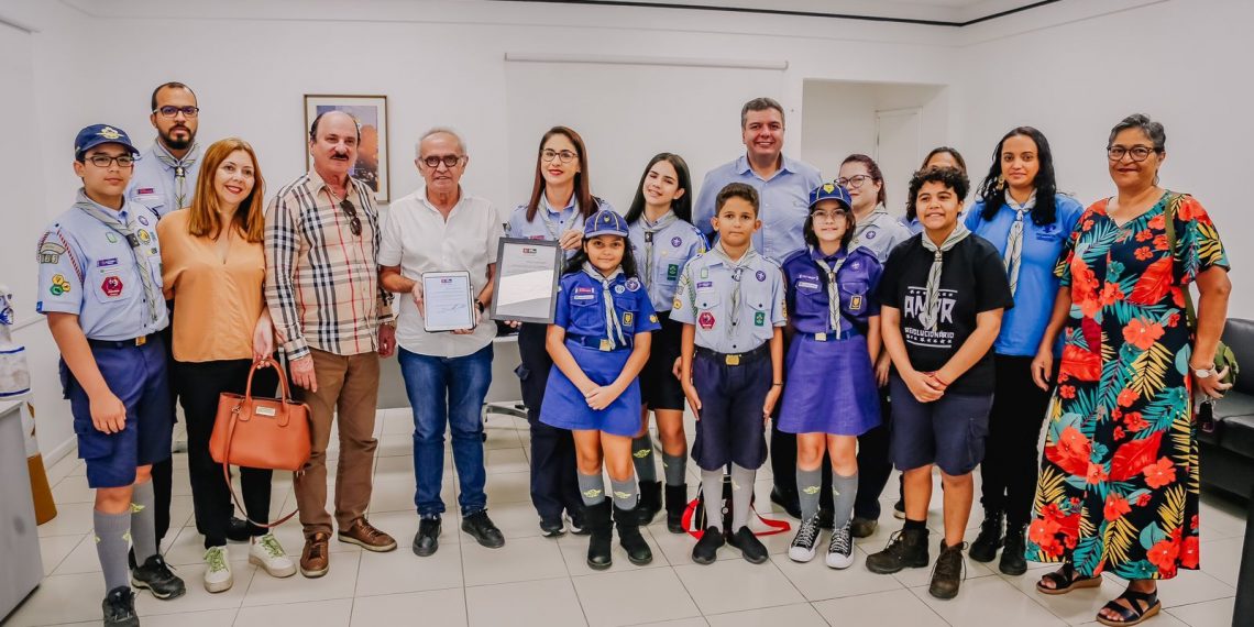 Prefeito sanciona Lei que reconhece utilidade pública do Grupo Escoteiro do Ar Ubuntu