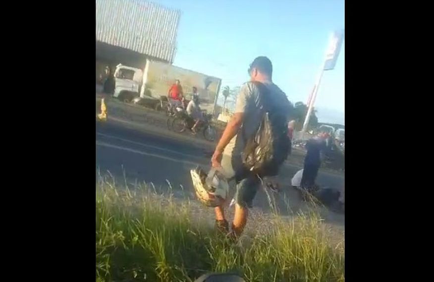 Homem morre atropelado por moto ao tentar atravessar a BR-230 na frente de ônibus, em João Pessoa