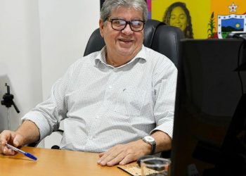 João Azevêdo reassume cargo e destaca missão positiva na China