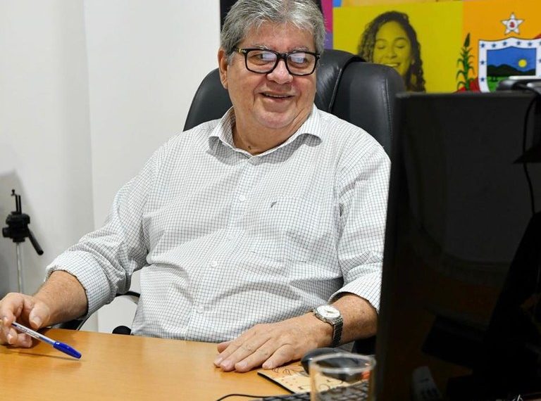 João Azevêdo reassume cargo e destaca missão positiva na China