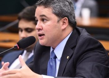 ‘Quem afastou Romero foi Kassab’, dispara Efraim sobre relação com Bruno e disputa em Campina Grande