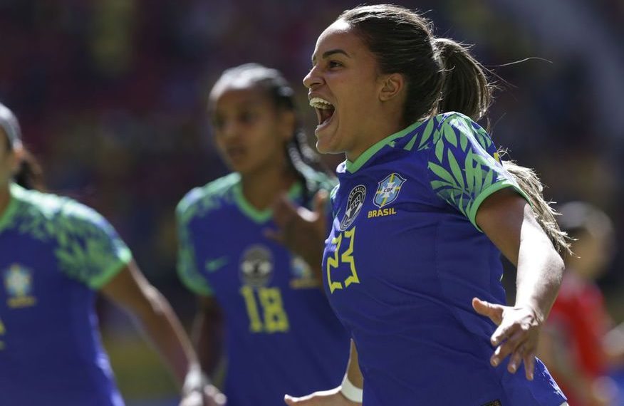 Emoção: seleção feminina goleia Chile em último jogo antes da Copa do Mundo