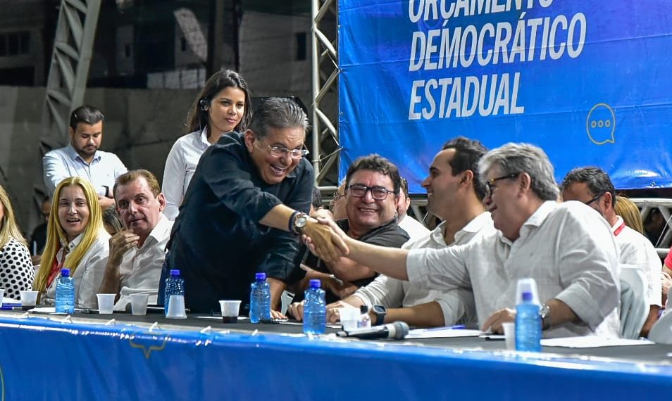 Adriano participa de Plenária do ODE e acompanha governador em entrega de obras em Taperoá, Soledade e Juazeirinho