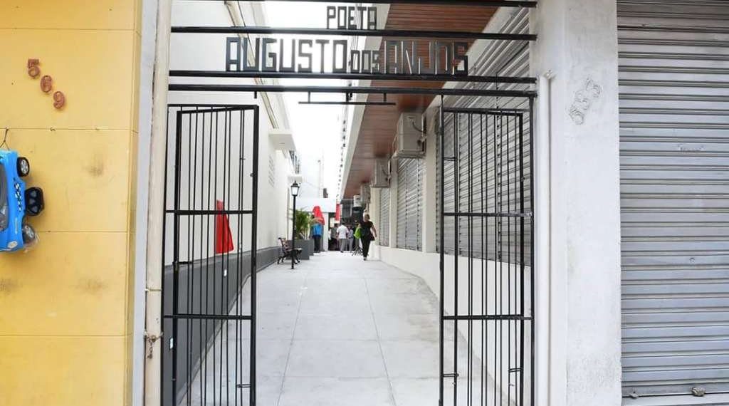 Incêndio atinge galeria no Centro de João Pessoa