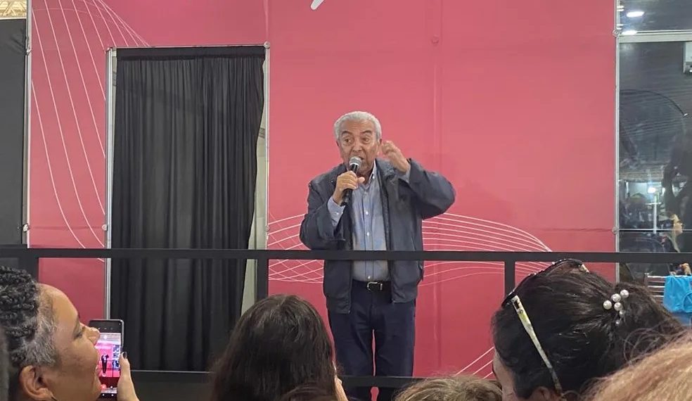 João entrega travessias urbanas e equipamentos para escola em Barra de Santa Rosa e Damião