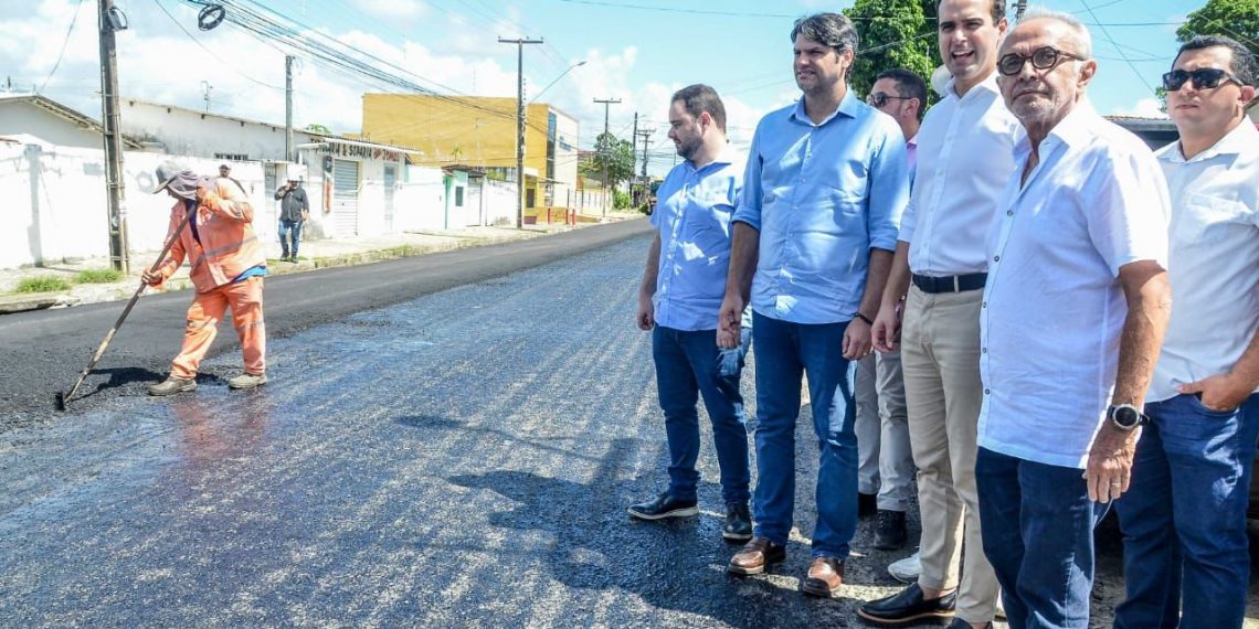 Cícero Lucena acompanha governador Lucas Ribeiro em visita a obras de ligação viária entre Mangabeira e a PB-008