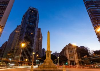 Minas Gerais sobe e Bahia despenca em ranking de competitividade