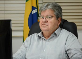 Polícia do DF cumpre mandado de busca e apreensão contra Jair Renan Bolsonaro