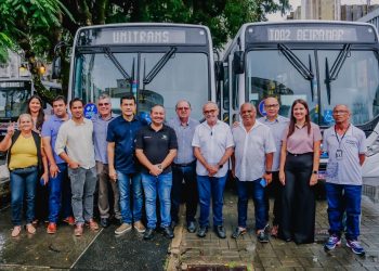 Cícero Lucena entrega 20 novos ônibus para o transporte coletivo da Capital e reafirma compromisso de seguir avançando na mobilidade urbana