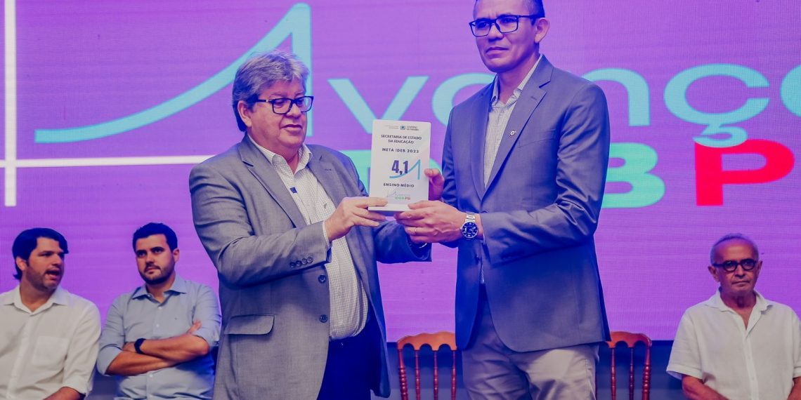 João Azevêdo abre Seminário de Pactuação das Metas Avança Ideb 2023