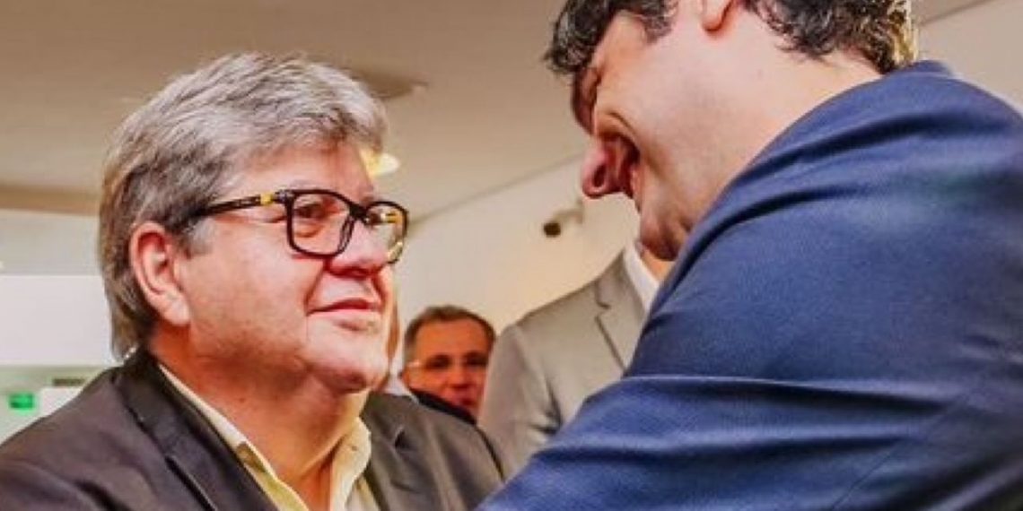 Leo parabeniza João pelo aniversário e destaca qualidades do governador: “homem íntegro e trabalhador”