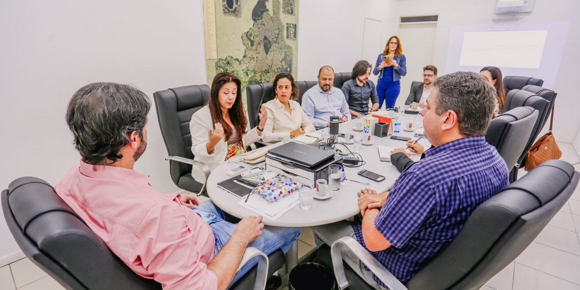 Vice-prefeito recebe equipe do BID e discute avanços no Programa João Pessoa Sustentável