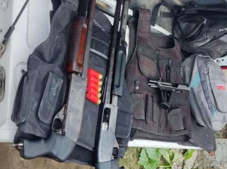 Ação da PM em Bayeux termina com apreensões de armas e suspeitos presos