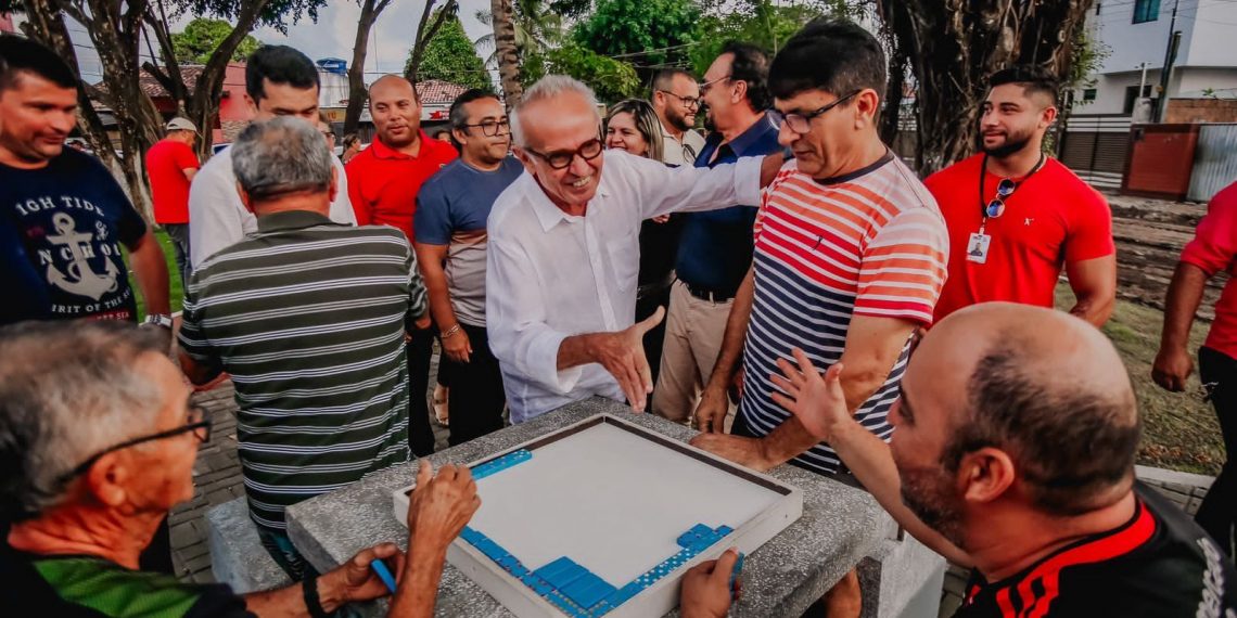 Polícia do DF cumpre mandado de busca e apreensão contra Jair Renan Bolsonaro