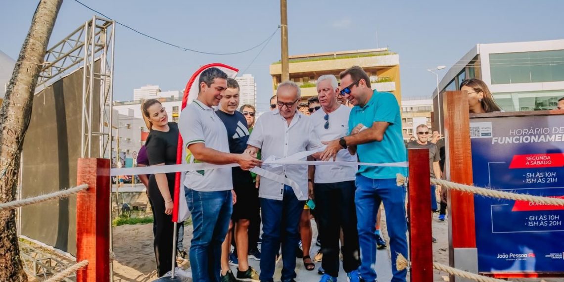 Cícero Lucena inaugura primeira academia ao ar livre de João Pessoa e projeta novas unidades para outros bairros