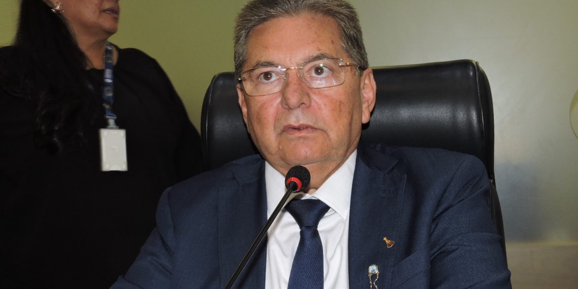 Adriano Galdino convida João Azevedo para o Republicanos