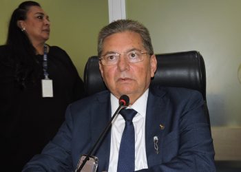 Adriano Galdino convida João Azevedo para o Republicanos