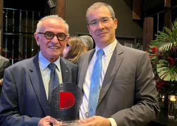 Prefeitura de João Pessoa recebe o prêmio internacional Diligent Latin America Awards 2023 em São Paulo