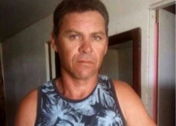 Homem é assassinado com seis tiros e três facadas na Paraíba