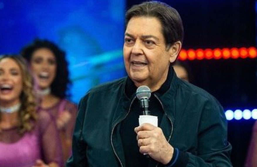 Faustão respira com auxílio de ventilação mecânica, mas quadro é estável, diz boletim médico