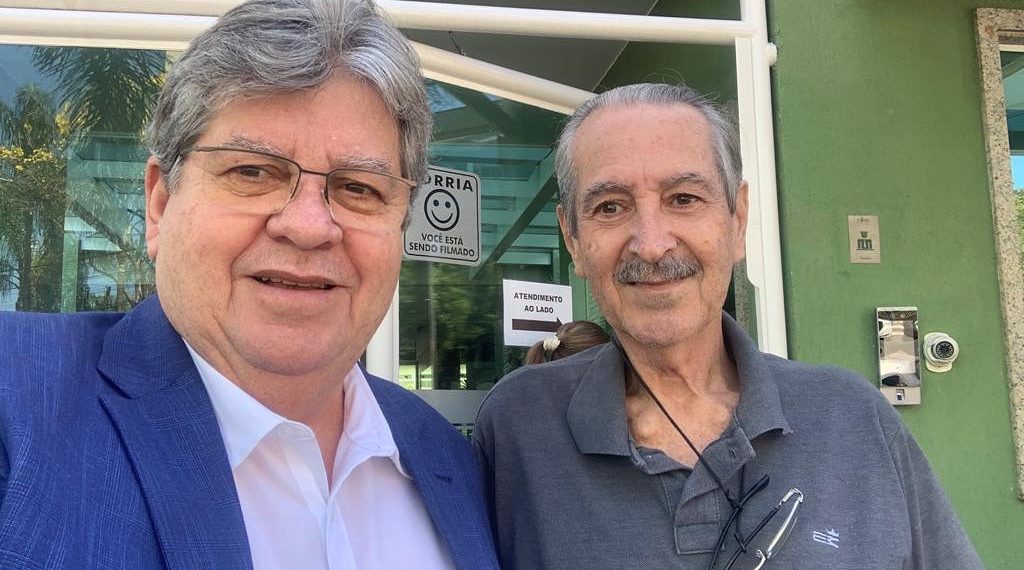 João Azevêdo lamenta morte do irmão Bráulio Lins: “Se foi meu herói”