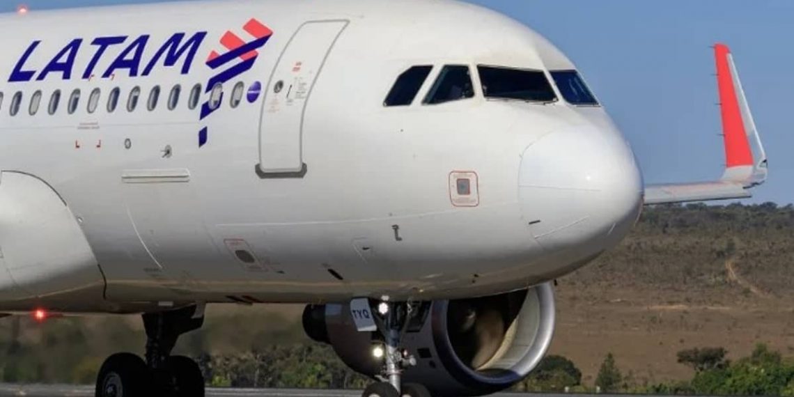 Piloto passa mal durante voo de Miami com 271 passageiros, pousa e morre