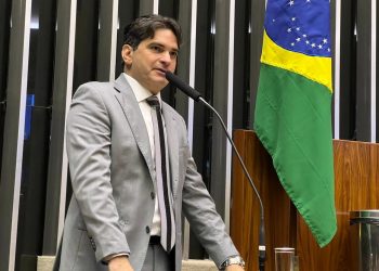 IstoÉ destaca projeto de Murilo Galdino aprovado em comissão da Câmara