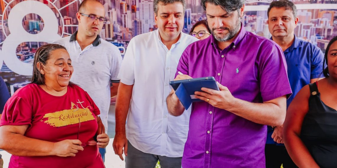 Leo Bezerra autoriza pavimentação em 18 ruas de Gramame e se aproxima de atingir mil ordens de serviço de infraestrutura