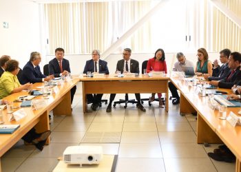 João discute com Anvisa implantação de fábrica de insulina na Paraíba