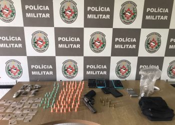 Traficante é preso com drogas e arma na região do Bessa