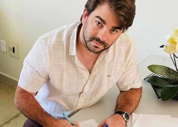 Com conivência da Câmara, prefeitura de Conceição retira direitos de professores