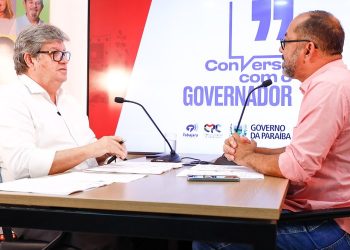 João Azevêdo anuncia ampliação para 2 mil vagas no concurso da Educação