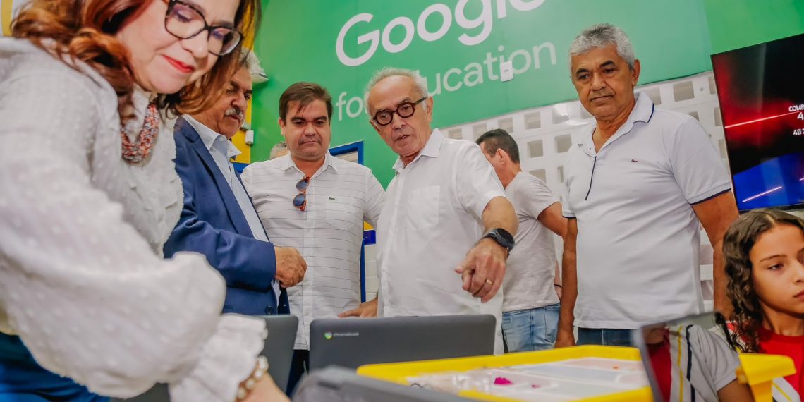 Cícero Lucena entrega Escola Américo Falcão após Prefeitura realizar ampliação, modernização e equipar com itens de tecnologia