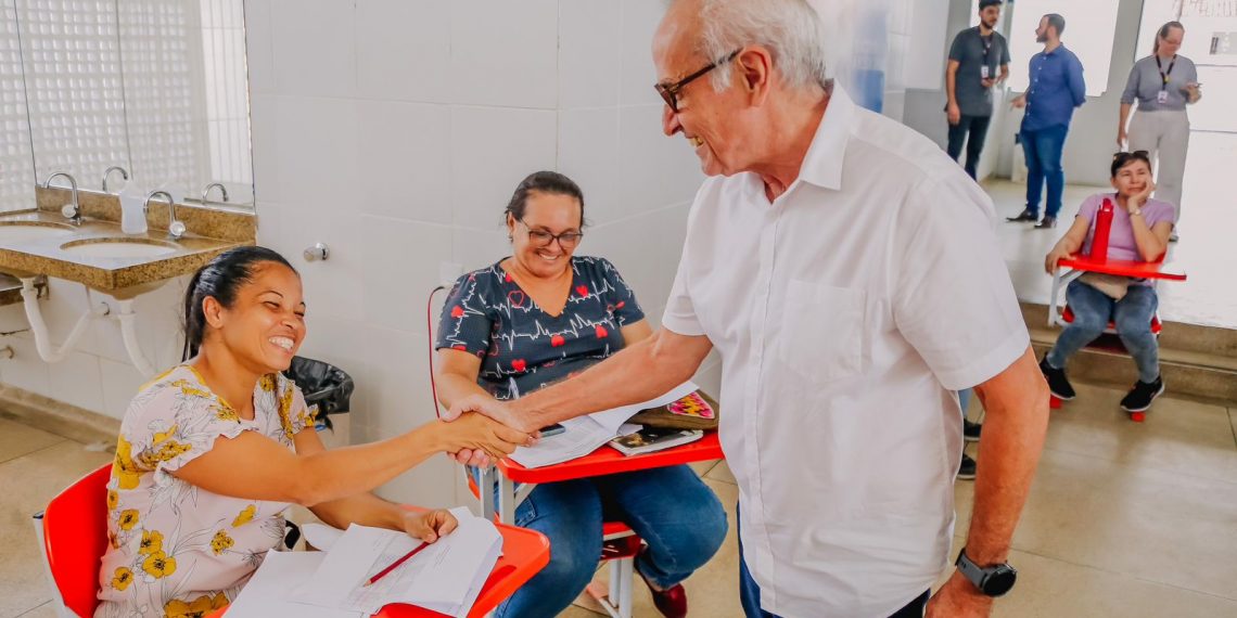 Prefeito acompanha ‘Dia D’ de vacinação contra meningite e faz chamamento para imunização