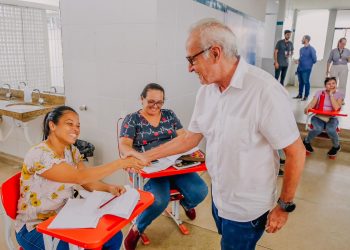 Prefeito acompanha ‘Dia D’ de vacinação contra meningite e faz chamamento para imunização