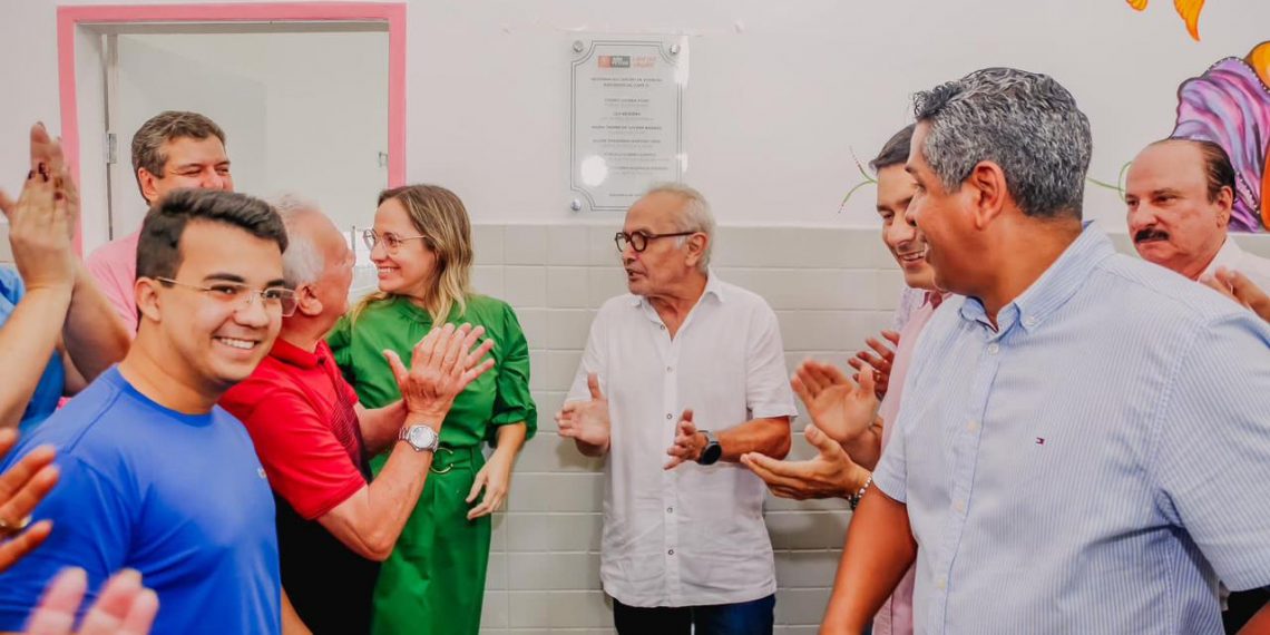 Prefeito entrega Centro de Atenção Psicossocial após Prefeitura realizar obras para proporcionar atendimento mais humanizado