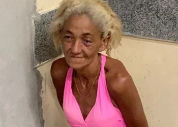 Idosa é presa suspeita de causar incêndio que matou o próprio companheiro, no Sertão da Paraíba