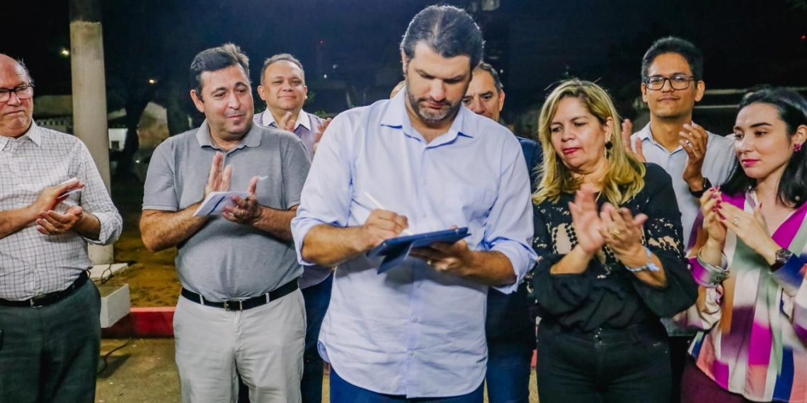 Leo Bezerra entrega nova iluminação em LED da Praça São Gonçalo, na Torre