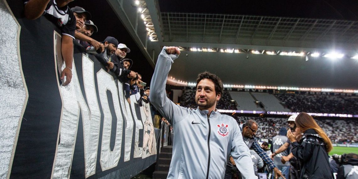 Arthur Elias é o novo técnico da seleção feminina de futebol